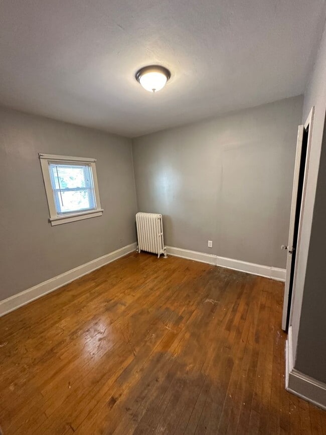 Building Photo - 4 Bedroom Near UWM Campus