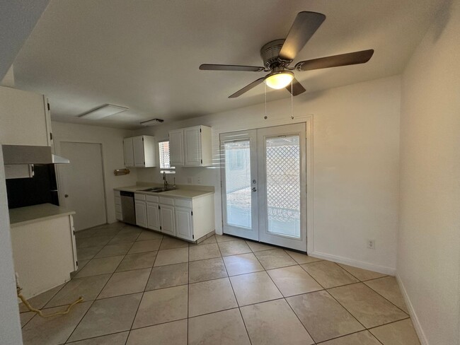 Building Photo - Rent This Beautiful 3-Bedroom Home with Se...