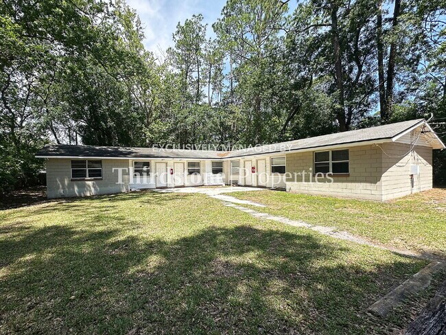 Building Photo - 1160 Comanche St