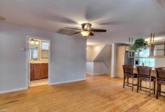 Building Photo - 1 br, 1 bath Condo - 738 Pearl Street