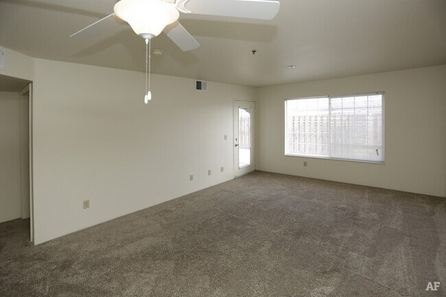 Building Photo - Creekside at Norwood