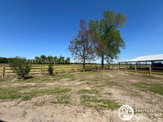 Building Photo - Charming Country Home in Bowman, SC