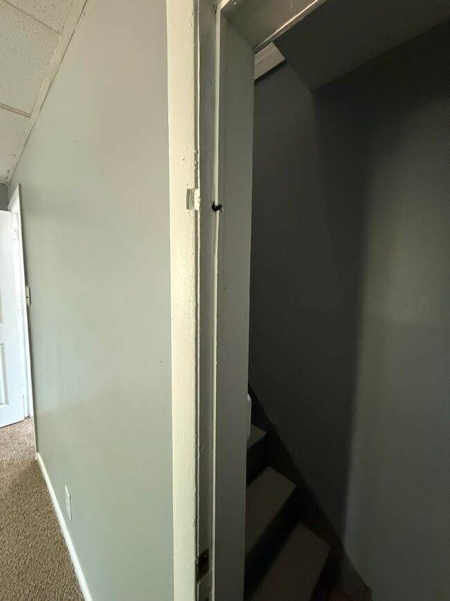 Building Photo - 46 Elm St