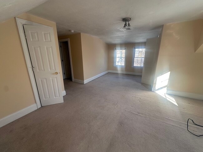 Building Photo - 205 Highland St