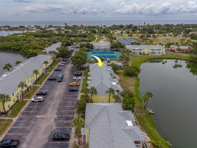 Building Photo - 222 Pompano Dr SE