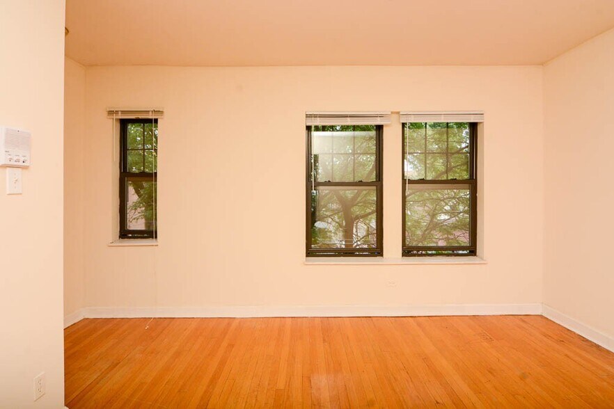 Building Photo - 2953 N Seminary