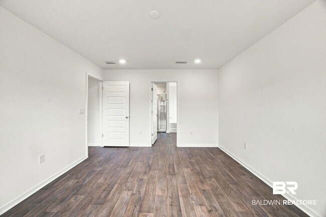Building Photo - 14615 Dayton Cir