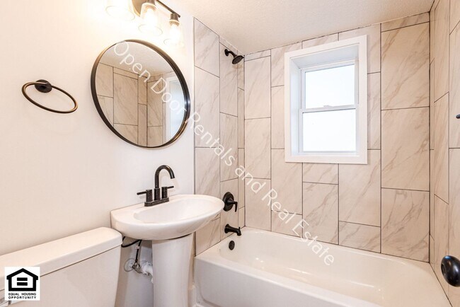 Building Photo - 1823 Griswold Dr