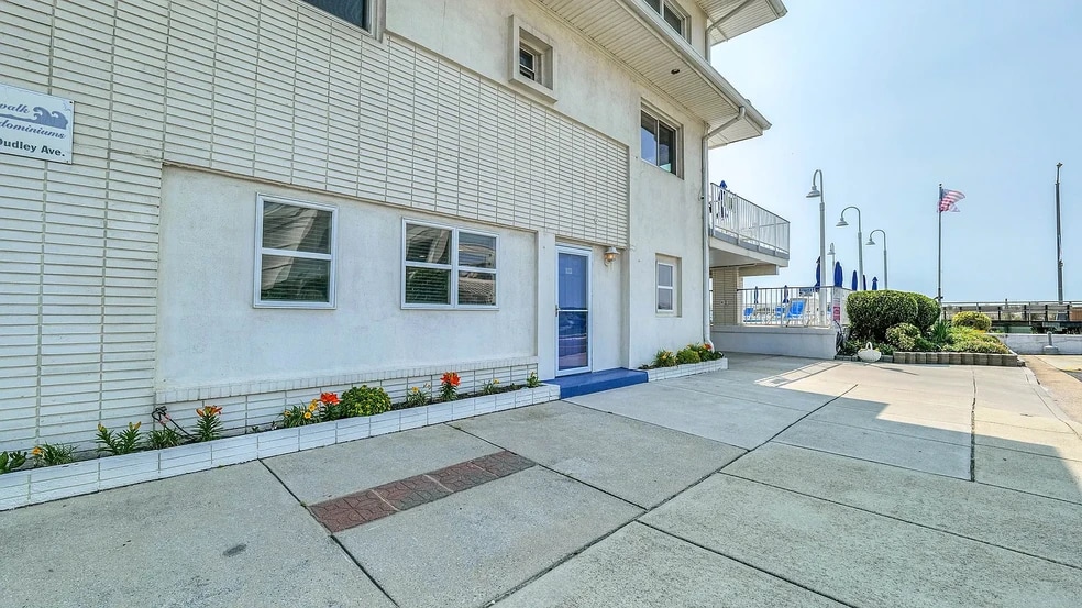 Building Photo - 5800 Boardwalk