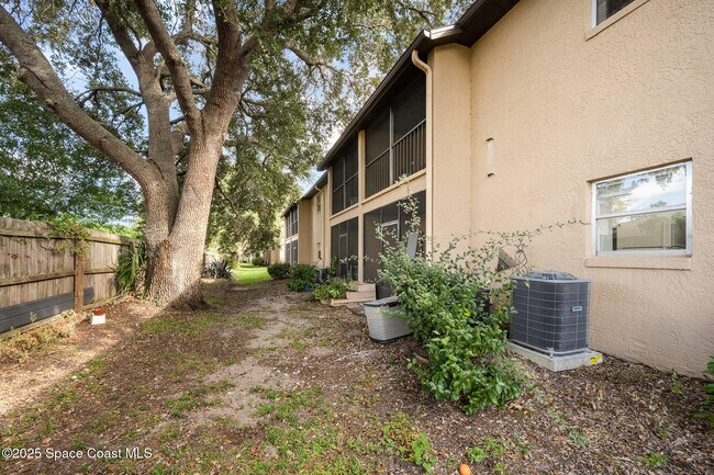 Building Photo - 130 Summer Pl