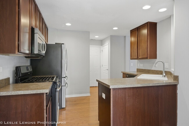 Building Photo - 337 Devoe Dr