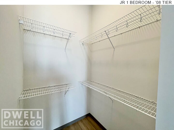 Building Photo - 503 S Damen Ave