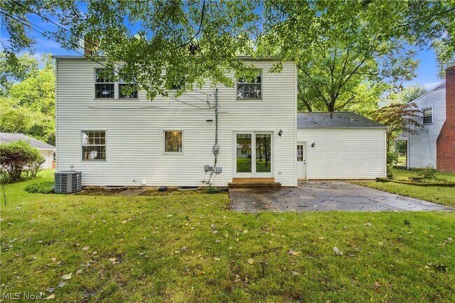 Building Photo - 6832 Green Ridge Ave