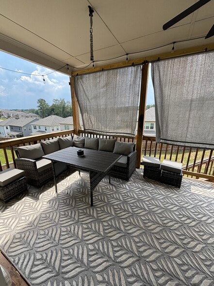 Building Photo - 719 Saffron Blvd