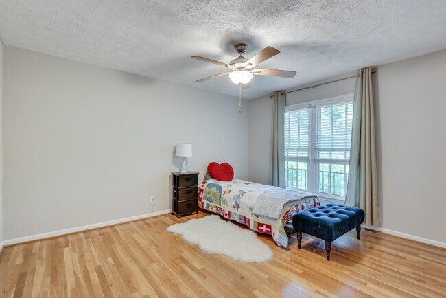 Building Photo - 2663 Rangewood Dr NE