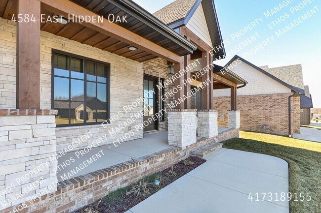 Building Photo - 4584 E Hidden Oak St