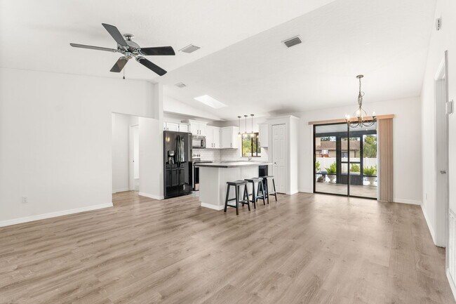 Building Photo - 801 Young Ave NW