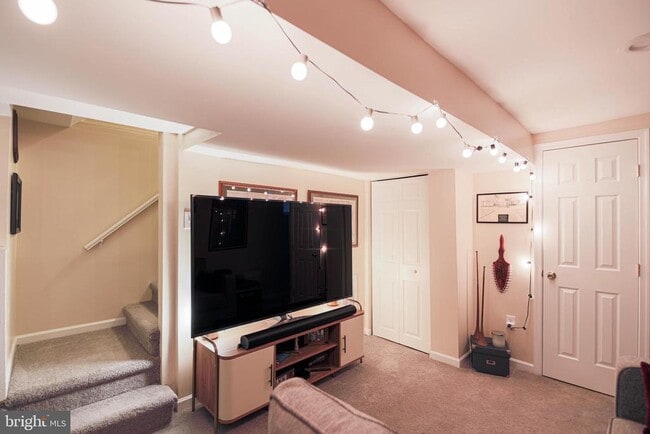 Building Photo - 718 S Payne St