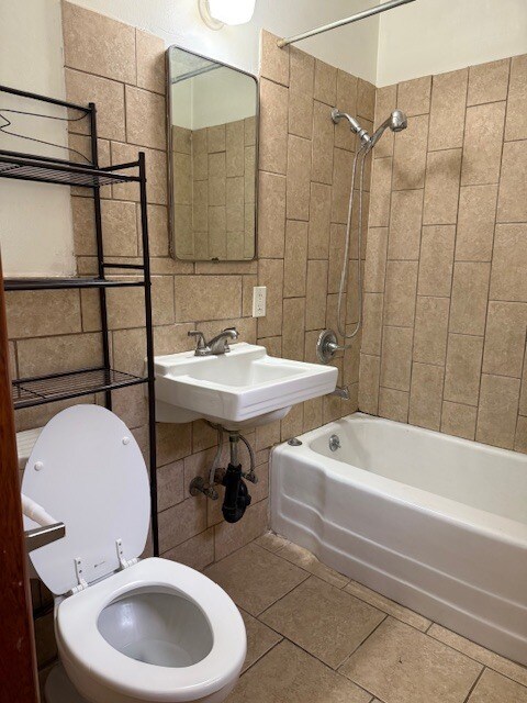 Bathroom - 3107 Isabel Ave