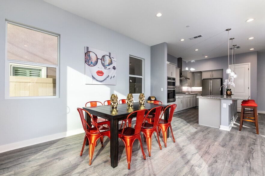 Dining Room - Level 1 - 577 Daniel Freeman Cir
