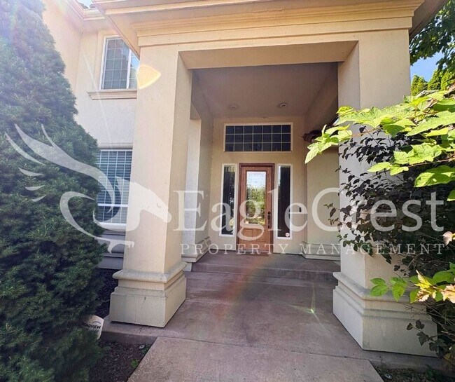 Building Photo - Luxury Bella Terra Estate with Mountain & Vineyard Views