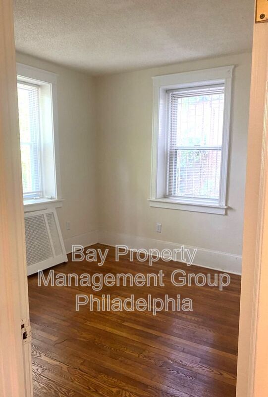 Building Photo - 2809 W Queen Ln
