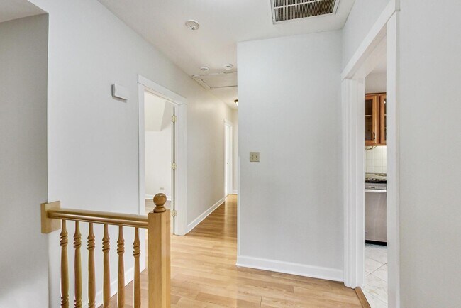 Building Photo - 1327 Church St