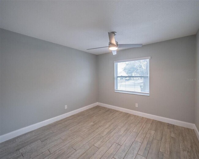 Building Photo - 2419 Rio Pinar Lakes Blvd