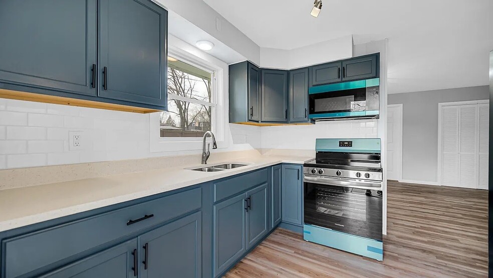 Building Photo - 3415 W 47th Ave