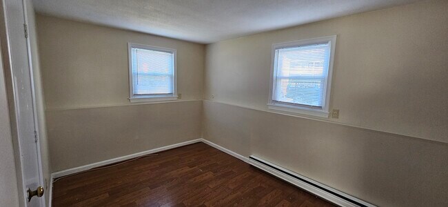 Building Photo - 305 E High St