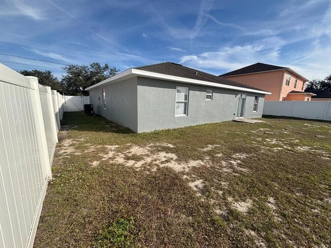 Building Photo - 1757 Pompano Dr