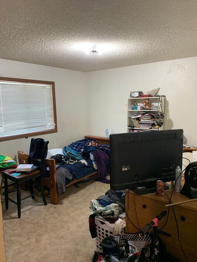 Building Photo - RENT INCLUDES ALL UTILITIES, except for el...