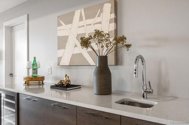 Building Photo - 1515 Julian St