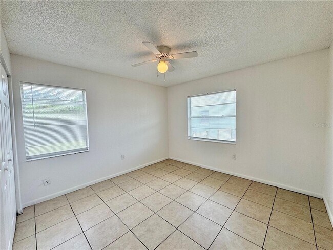 Building Photo - 2559 Elm Ave