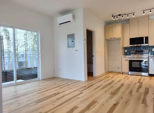 Building Photo - 4262 NE Going St