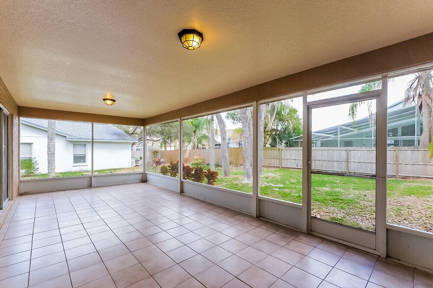 Building Photo - 4551 Oak River Cir
