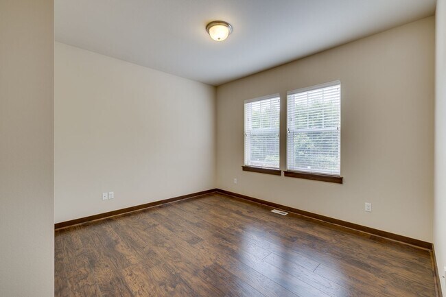 Building Photo - Bothell 4 Bedroom, Northshore Schools!