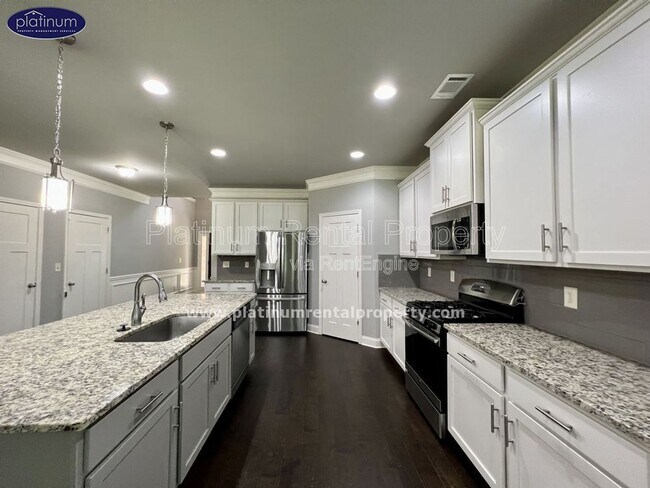 Building Photo - 2435 Kemp Dr NW