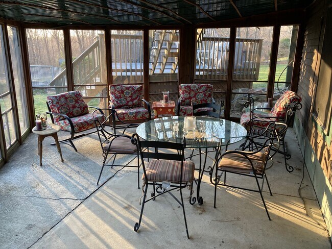Screened in Private Porch - 11 Summit Rd