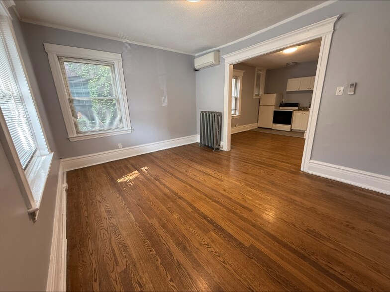 Building Photo - 4622 2nd Ave