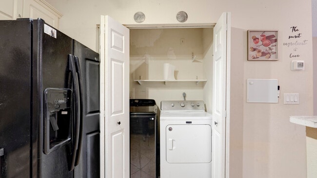 Building Photo - 4782 Sunny Palm Cir