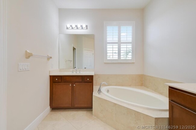 Building Photo - 4644 Cadiz Cir