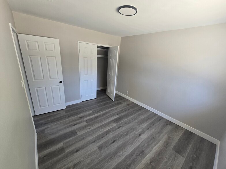 Building Photo - 44414 Andale Ave