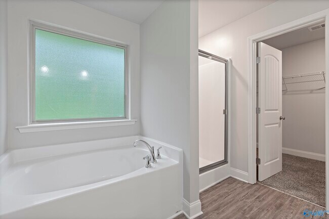 Building Photo - 7206 Dorchester Dr SE