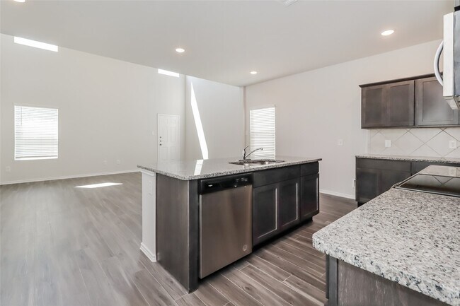 Building Photo - 15300 Estrella Rd E