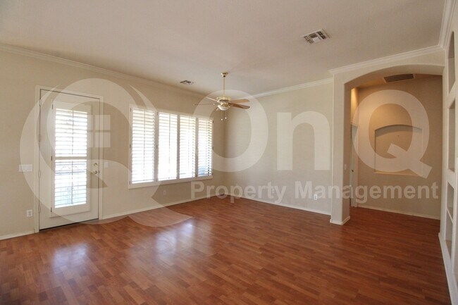 Building Photo - 1445 S Park Grove Cir