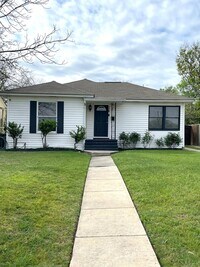 Building Photo - Charming Olmos Park Terrace Rental