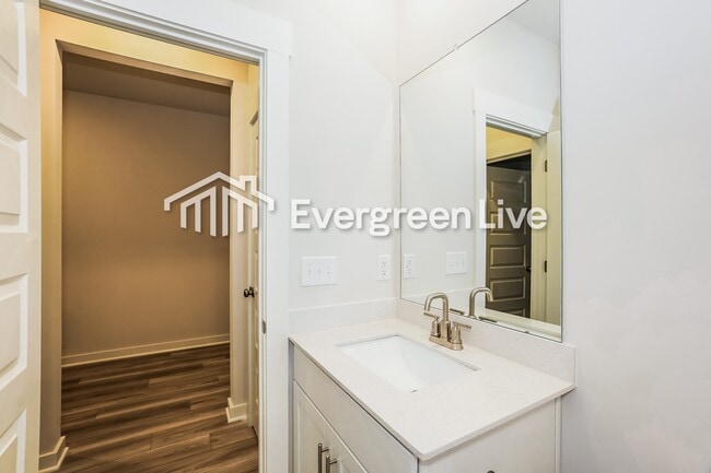 Building Photo - 868 Bur Oak Ct