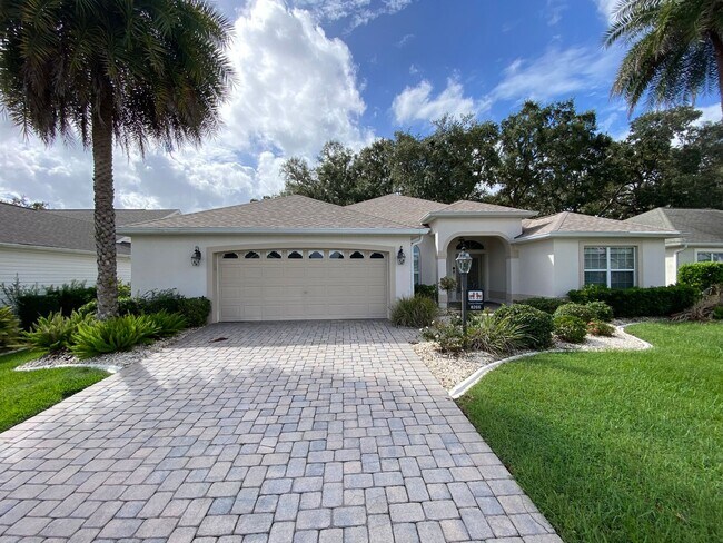 Building Photo - Gorgeous 3 + 2 Turnkey ANNUAL Lease w/Soak...