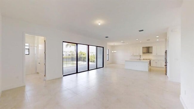 Building Photo - 8299 Essex Country Clb Dr